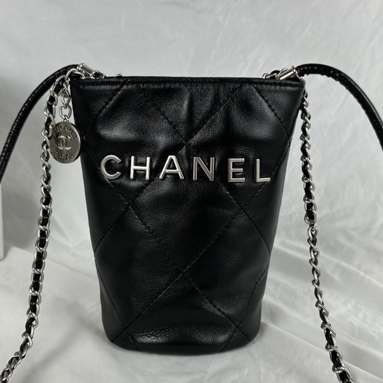 Ch**el bucket bags